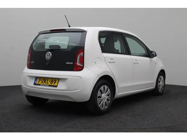 Volkswagen up! 3