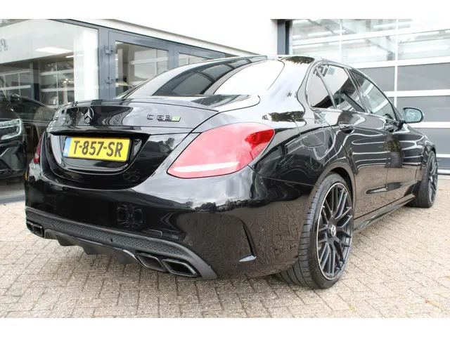 Mercedes-Benz C-Klasse AMG 63 2017 Benzine 8