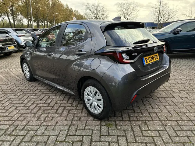 Toyota Yaris 1.5 Hybrid Active 2022 Hybride Benzine 5