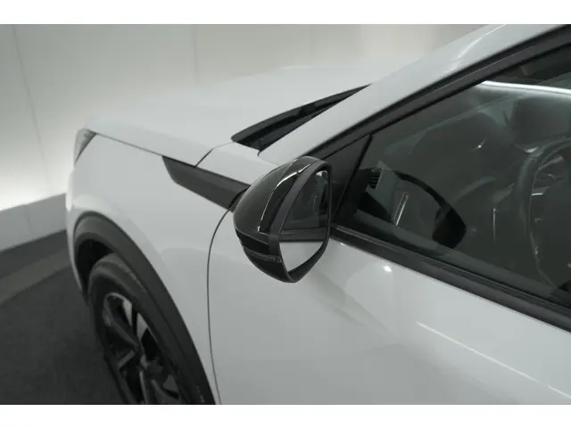 Peugeot 2008 PureTech 130 EAT8 Allure 2022 Benzine 17