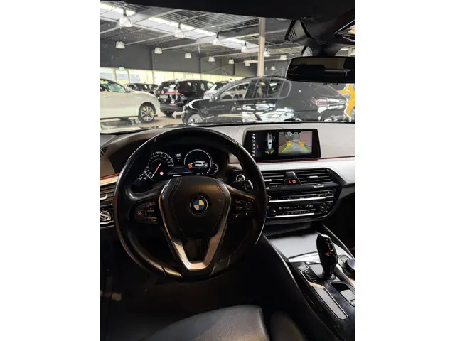 BMW 5 Serie Touring 530i High Executive 2018 Benzine 12