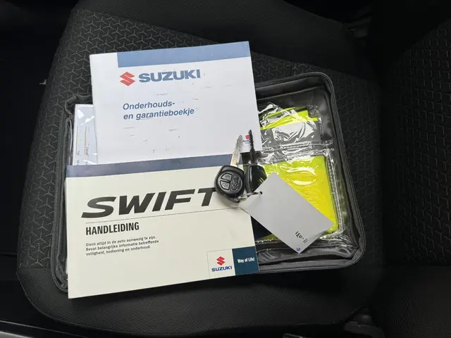 Suzuki Swift 1.2 SELECT 2019 Benzine 26