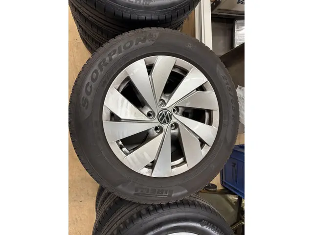 Volkswagen Tiguan 1.5 eTSI R-Line Edition 2024 Benzine 36