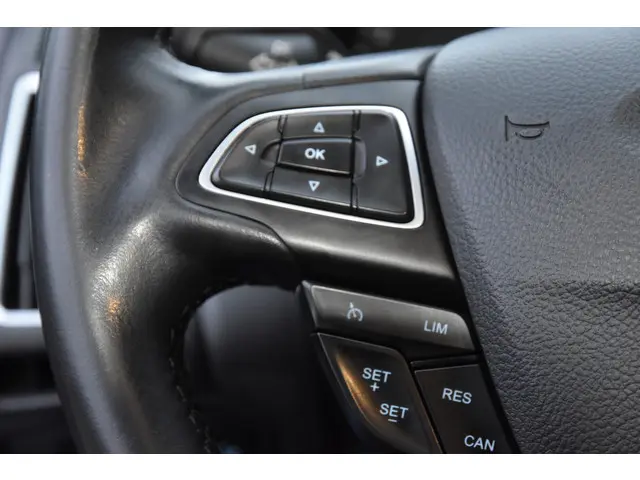 Ford Focus 1.0 First Edition 2015 Benzine 9