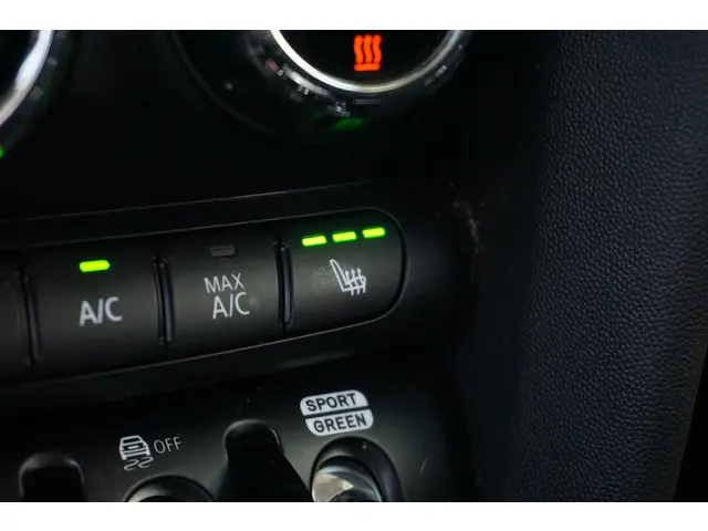 MINI 3-Deurs Cooper C 2022 Benzine 14