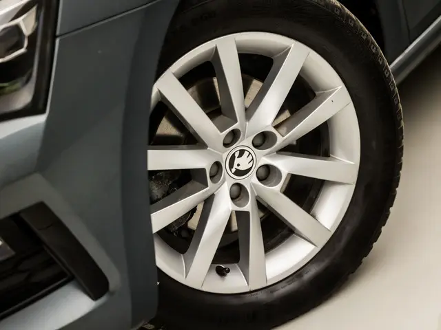 Škoda Scala 1.0 TSI Sport Deluxe 2021 Benzine 33