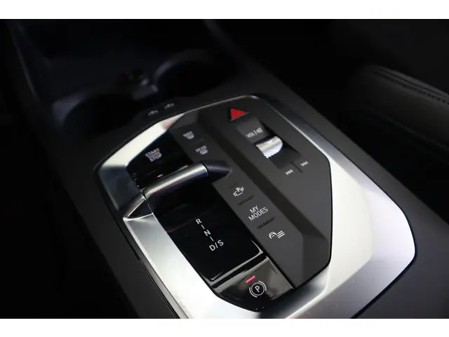 BMW 1 Serie 123 xDrive 5-deurs 2025 Benzine 21