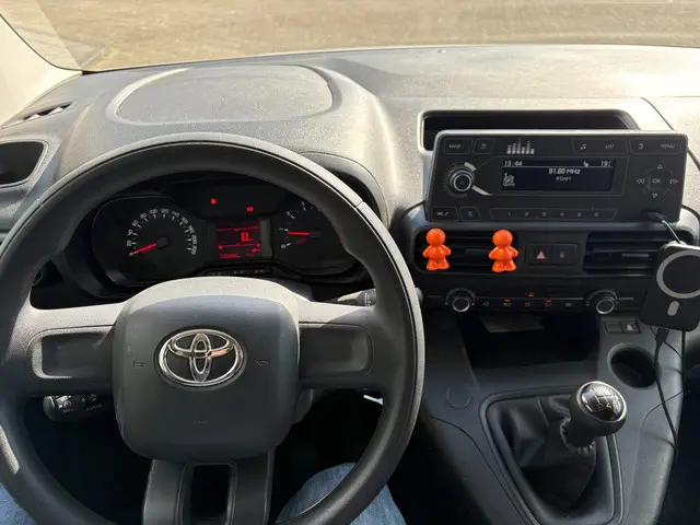 Toyota ProAce CITY 1.5 D-4D Cool Comfort 2020 Diesel 14