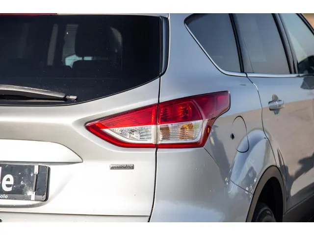 Ford Kuga 1.6 Titanium 2013 Benzine 11