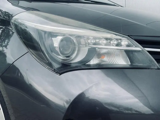 Toyota Yaris 1.0 VVT-i Style 2015 Benzine 24