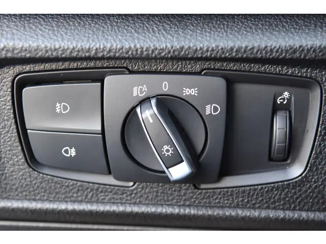 BMW 1 Serie 118i Essential 2015 Benzine 12