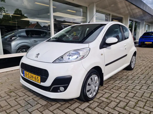 Peugeot 107 1.0 Active 2013 Benzine 18
