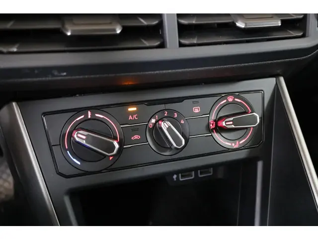 Volkswagen Polo 1.0 TSI Beats 2019 Benzine 22