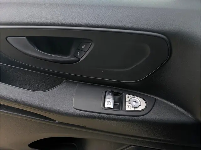 Mercedes-Benz Vito 111 CDI L2 H1 2017 Diesel 18