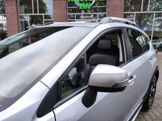 Subaru XV 2.0i Premium AWD Automaat 2015 Benzine 3
