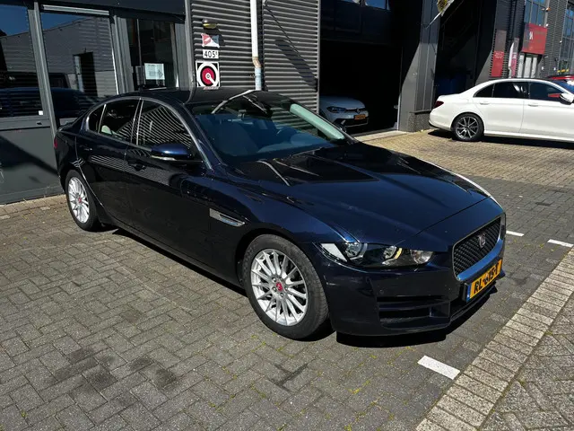 Jaguar XE 2.0 D Pure 2018 Diesel 5