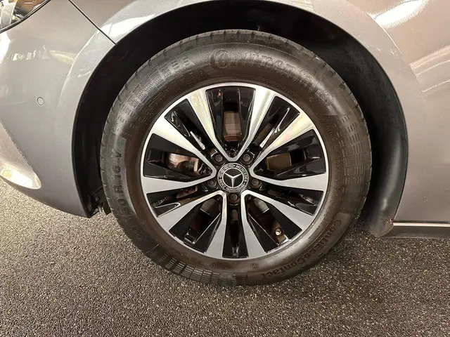 Mercedes-Benz B-Klasse 180 Business Line 2022 Benzine 19