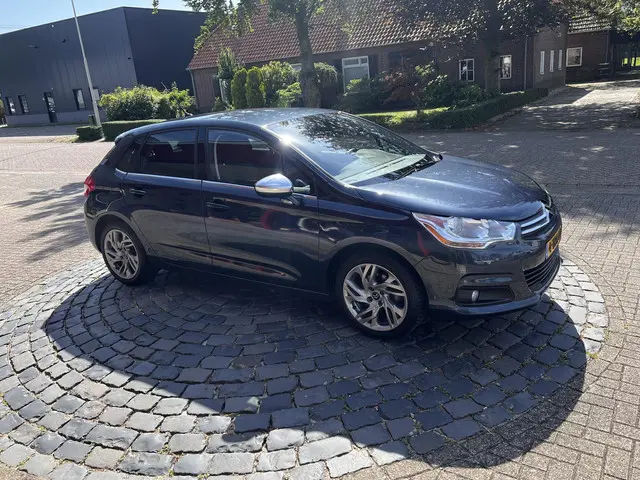 Citroën C4 1.2 PureTech Exclusive 2014 Benzine 36