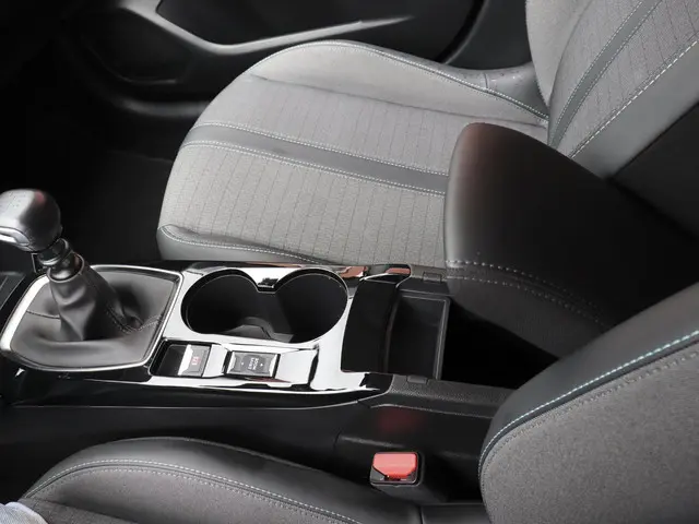 Peugeot 208 1.2 PureTech 101pk Allure Pack 2023 Benzine 26