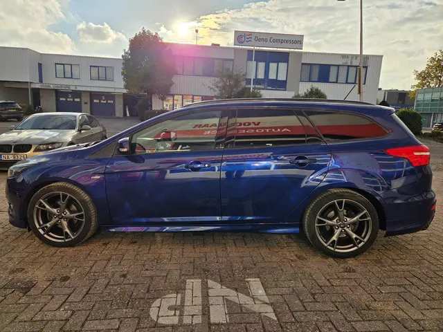 Ford Focus Wagon 1.0 ST-Line 2018 Benzine 4