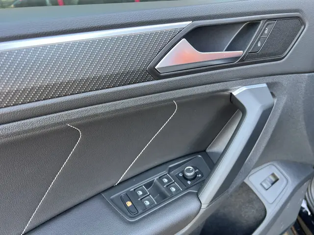 Volkswagen Tiguan 1.5 TSI R-Line Business+ 2023 Benzine 13