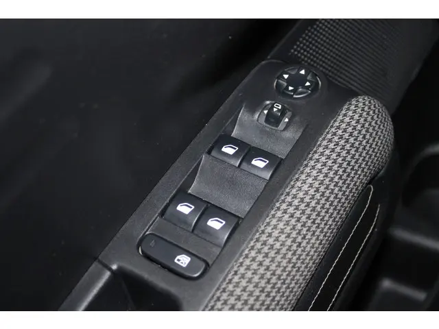 Citroën C3 Aircross 1.2 PureTech S&S Shine 2019 Benzine 24