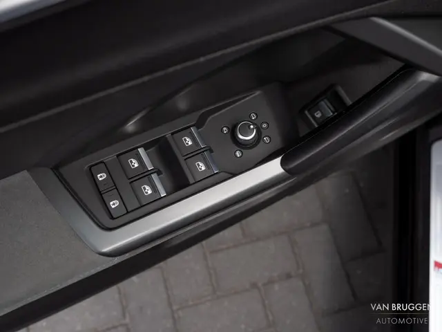 Audi Q3 45 TFSI E S-Line 2022 Hybride Benzine 15