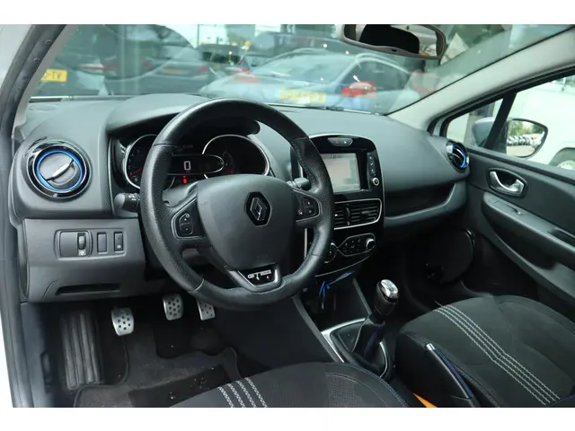 Renault Clio ESTATE 0.9 TCE INTENS GT-LINE 2017 Benzine 6