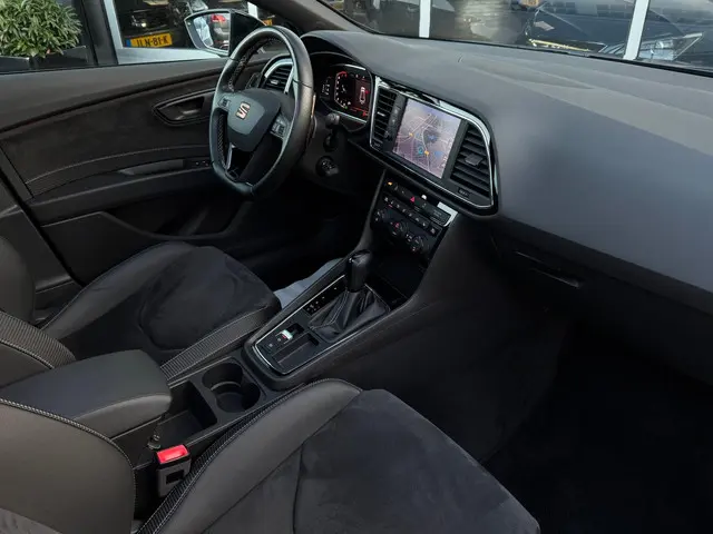 SEAT Leon ST 2.0 TSI CUPRA 300 4Drive / Pano 2018 Benzine 18