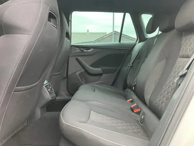 Škoda Kamiq 1.0 TSI Sport Business 2021 Benzine 6