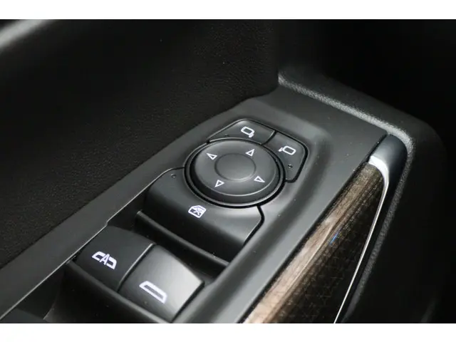 Chevrolet Silverado CREW CAB 5.3L V8 2021 LPG/Gas 37