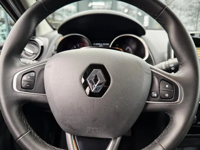 Renault Clio Estate 0.9 TCe Limited 2019 Benzine 20