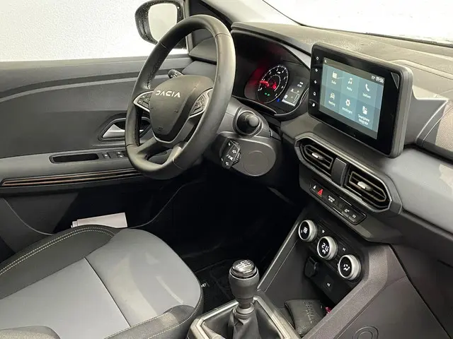 Dacia Jogger 1.0 TCe 110 Extreme 2024 Benzine 21