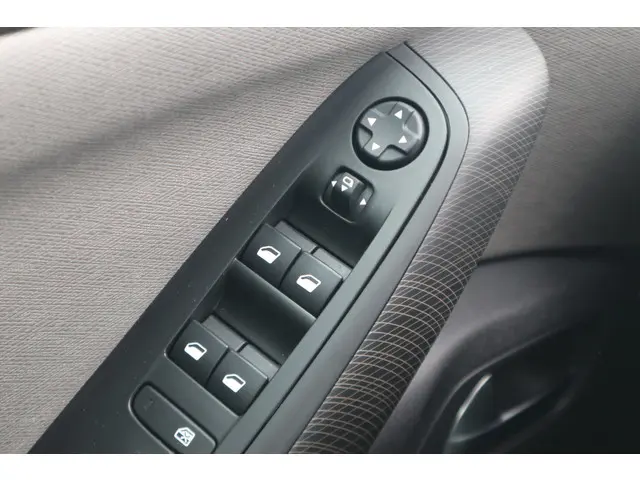 Citroën C4 Picasso 1.2 PureTech Intensive 2016 Benzine 18