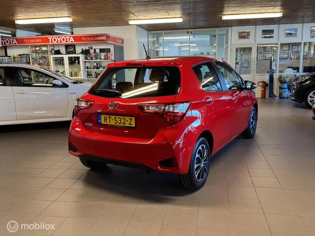 Toyota Yaris 1.0 VVT-i 5-Deurs. Airco 2018 Benzine 8