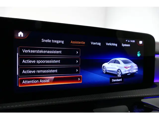 Mercedes-Benz CLA 250 e AMG Line 2023 Hybride Benzine 38