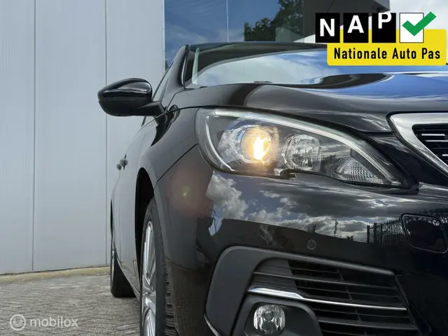 Peugeot 308 1.2|Pano|Carplay|Cruise 2017 Benzine 2