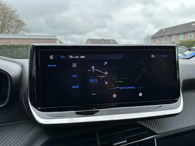 Peugeot 208 1.2 Turbo 100 PK Allure 2025 Benzine 39