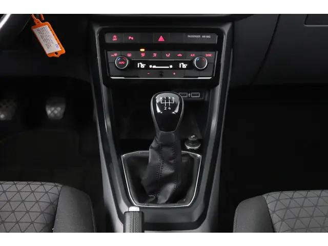Volkswagen T-Cross 1.0 TSI Life Business 2020 Benzine 16