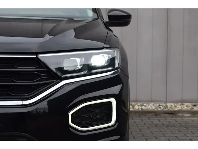 Volkswagen T-Roc 1.5 TSi 150pk Sport 2019 Benzine 18