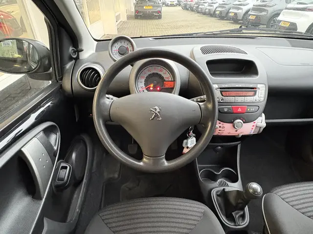 Peugeot 107 1.0 Active 5-drs 2012 Benzine 9