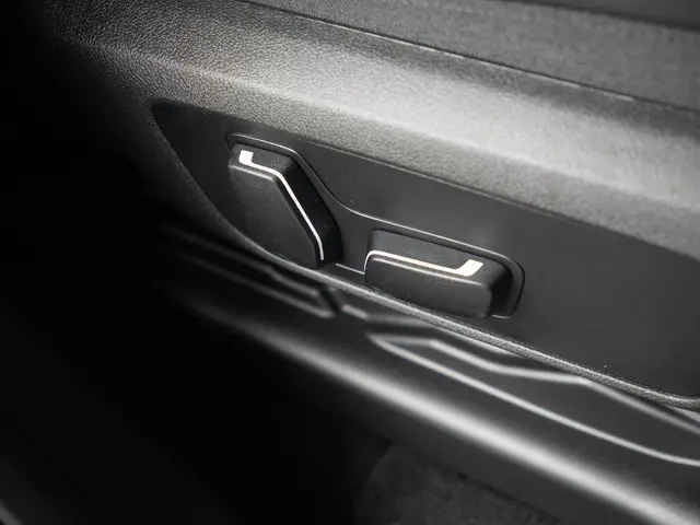 BMW X4 xDrive20i 2026 Benzine 18