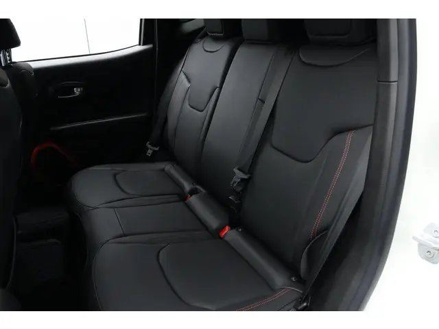 Jeep Renegade 1.4 MultiAir Opening Edition 2015 Benzine 14