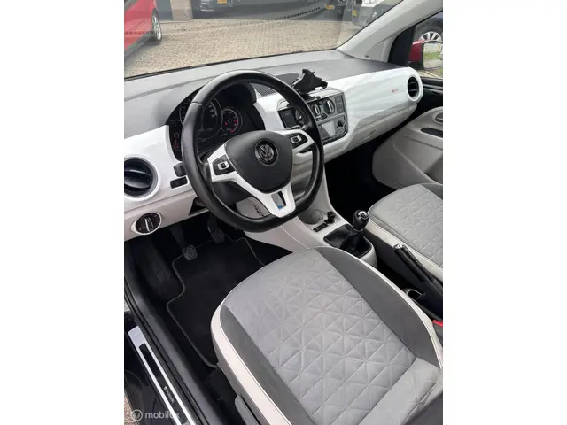 Volkswagen up! 1.0 BMT high up! 2019 Benzine 8