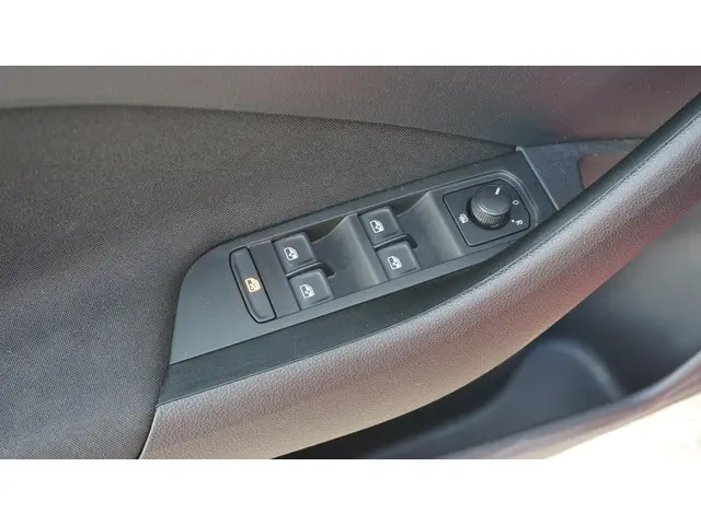 Škoda Kamiq 1.0 TSI 116pk DSG Monte Carlo 2021 Benzine 38