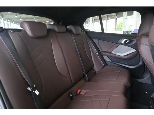 BMW 1 Serie 5-deurs 123 xDrive 2025 Benzine 9