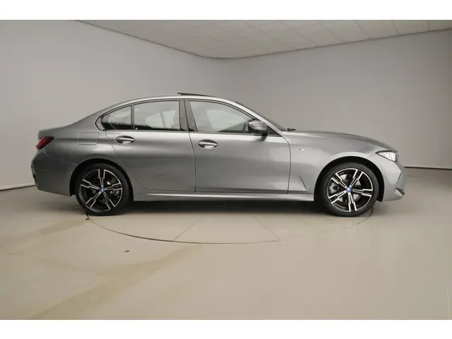 BMW 3 Serie Sedan 320e 2024 Hybride Benzine 4