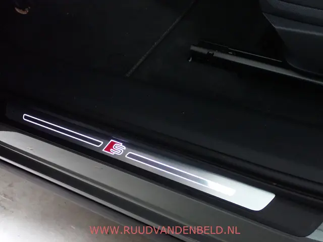 Audi Q8 e-tron 50 QUATTRO S-LINE 2023 Elektrisch 24