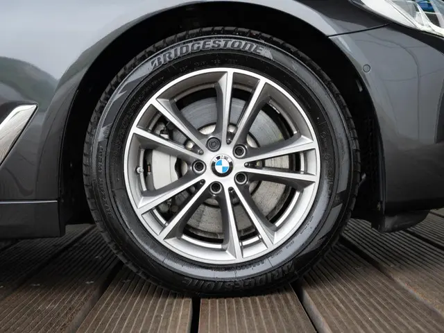 BMW 5 Serie Sedan 530e xDrive 2021 Hybride Benzine 6
