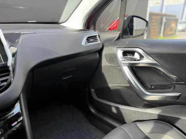 Peugeot 2008 1.2 PureTech Allure 2018 Benzine 41